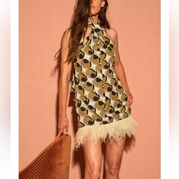 NWT ZARA 2025 collection BLOGGER FAV PRINT FEATH XS 
🚨PRICE FIRM NO DISCOUNT - Picture 9 of 16